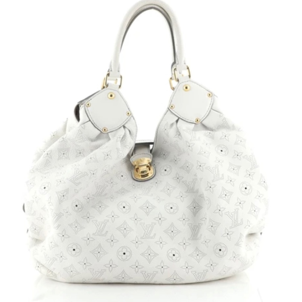 LOUIS VUITTON AUTHENTIC HOBO BAG